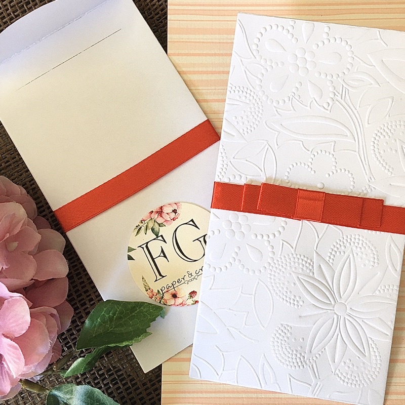 

Amplop Angpau White Flower Embos 6pcs, 9x17cm by fgpaper