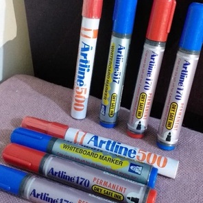

Spidol Artline EK-170 2.0 mm (Tinta Biru dan Merah) / Artline EK-500 2.0 mm (Tinta Merah) / Artline EK-517 2.0 mm (Tinta Biru) / Artline EK-700 0.7 mm (Tinta Merah)