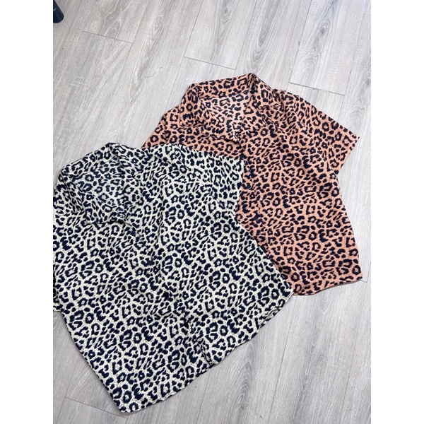 kemeja tutul lengan pendek / atasan leopard lengan pendek / tshirt leopard