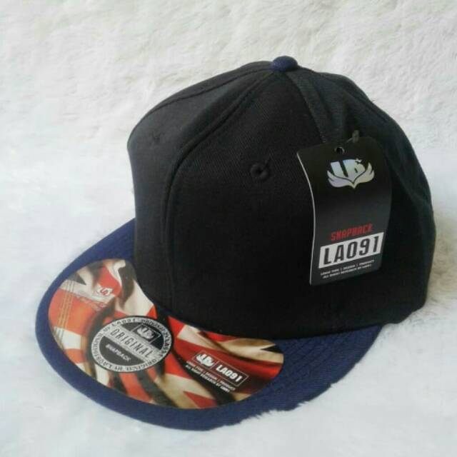 Topi snapback polos hitam biru