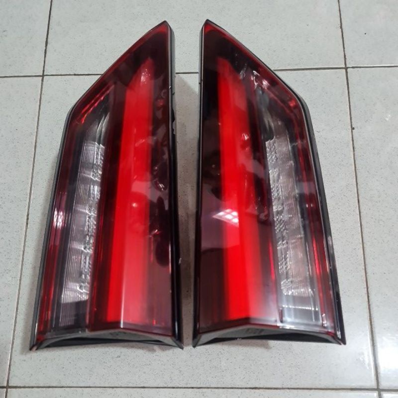 LAMPU BAGASI REFLEKTOR MITSHUBISHI EXPANDER TERBARU 2022 ORI KANAN ATAU KIRI