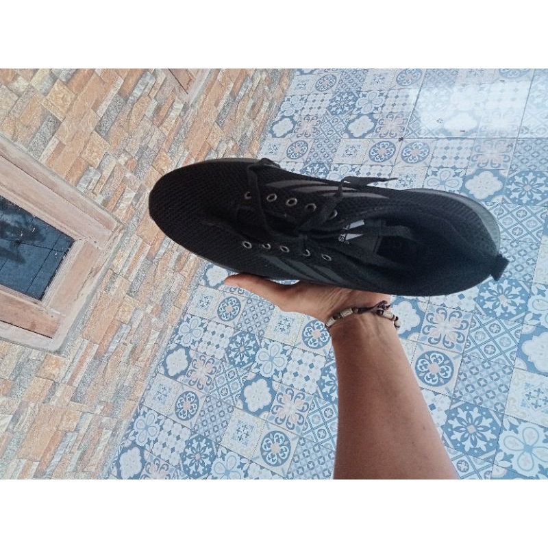 sepatu full hitam/sepatu sekolah