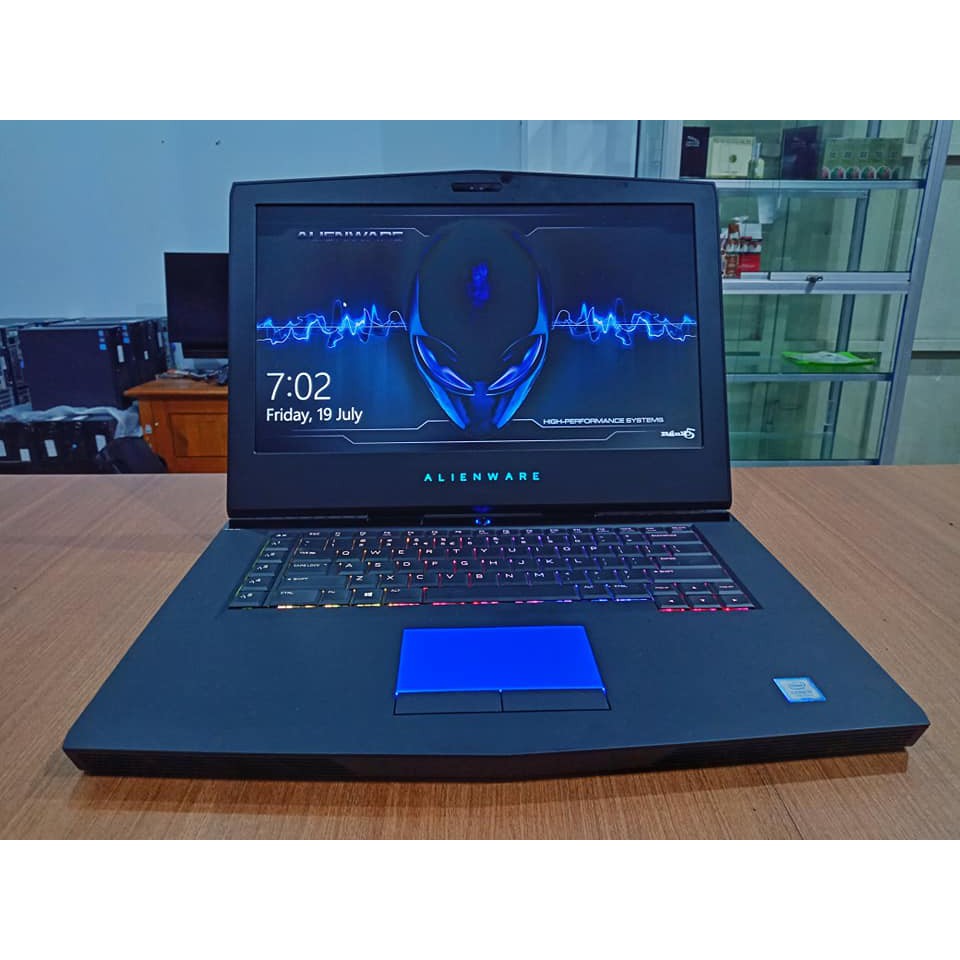ALIENWARE 15-R3