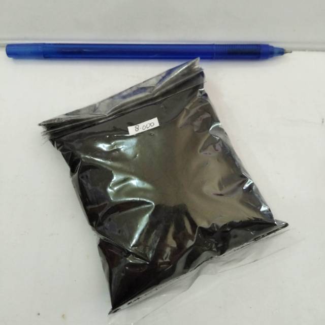 

Bubuk dark chocolate coklat hitam kecil