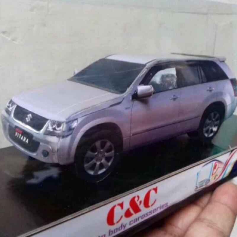 miniatur mobil Suzuki grand vitara