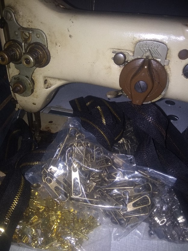 Kepala Resleting Atl Warna Brass (100 Pcs) U/ Gigi Besi No.3 Dan 3,5.