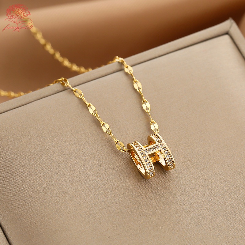 Kalung Liontin Berlian 18K Gold Plated Bahan Titanium Steel Untuk Wanita