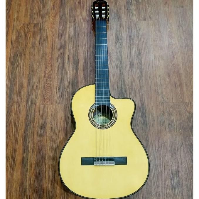 Valencia Cutaway Electric Classic Guitar Vc564Ce Natural (402001031)