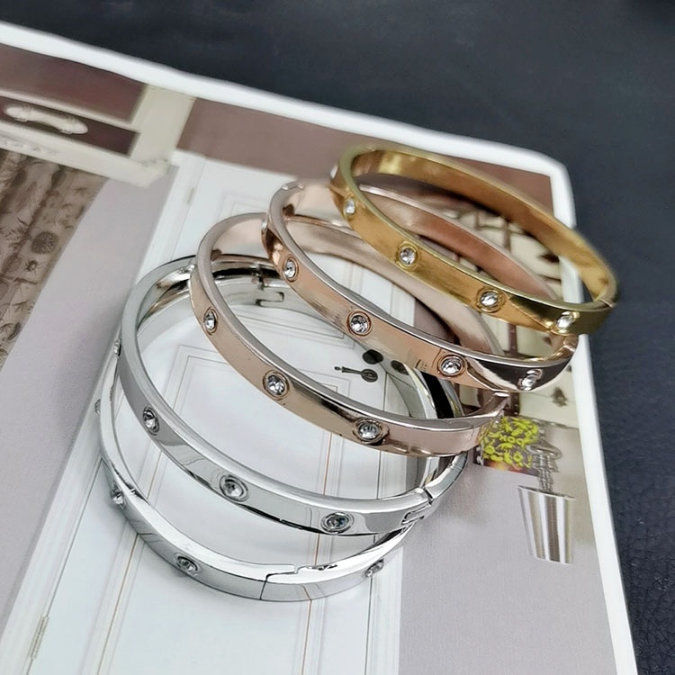 Gelang wanita kartu home wide versi lima generasi tertanam berlian terbuka fashion Eropa dan Amerika