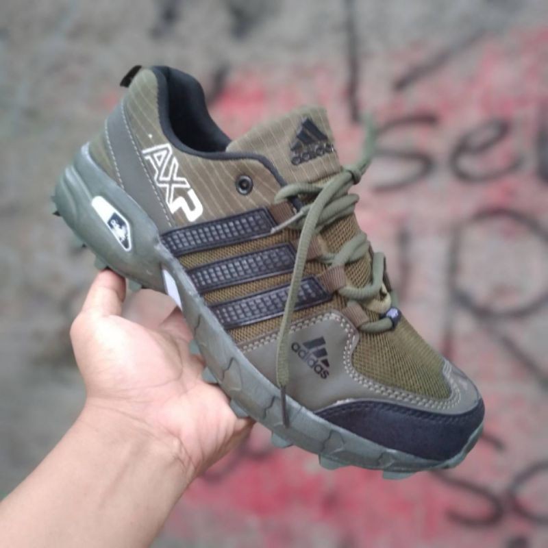 Sepatu Adidas AX2