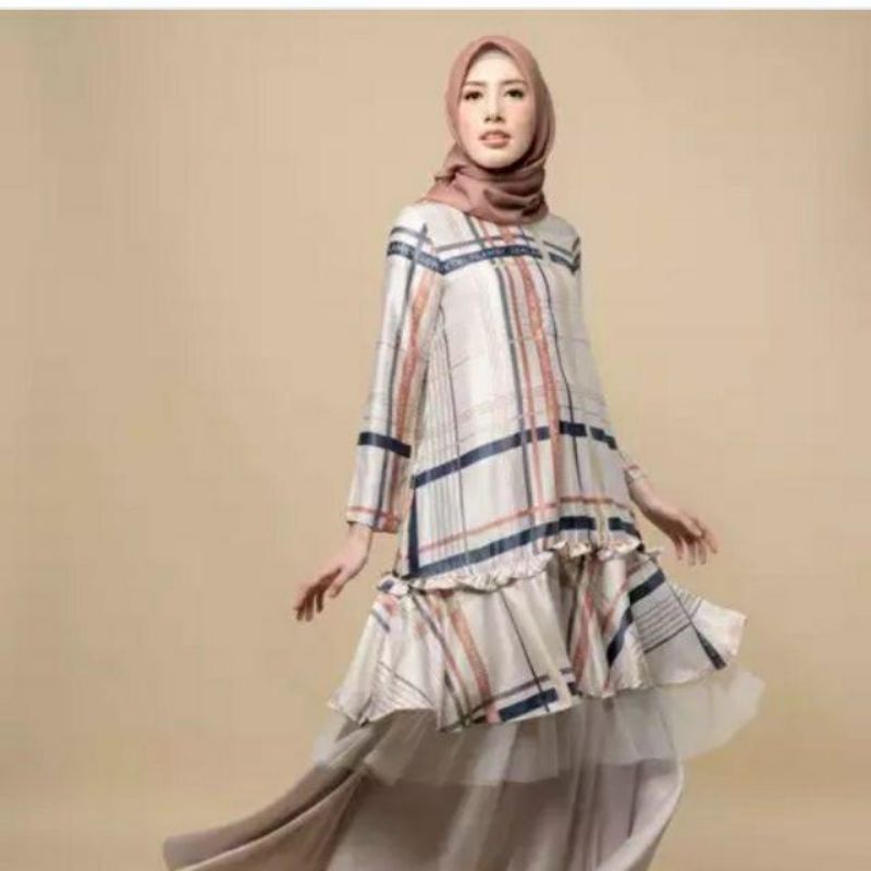 Akasha tunik (XL) wearing klamby