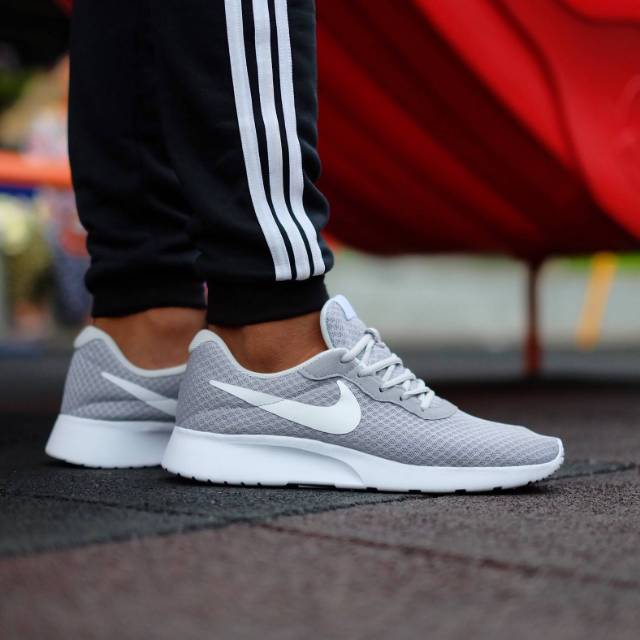 nike tanjun 2