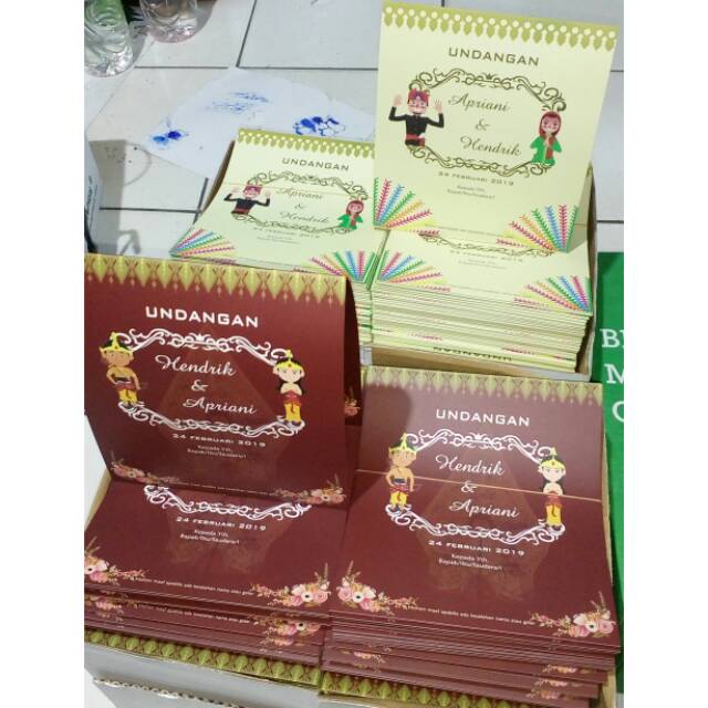 Undangan custom full color harga menyesuaikan