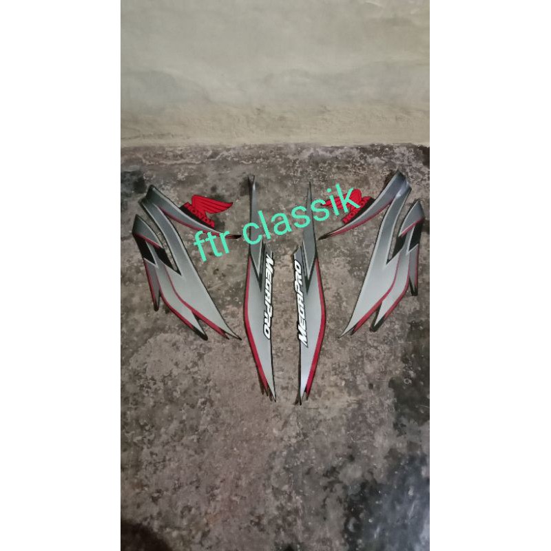 striping lis cover bodi megapro primus megapro new