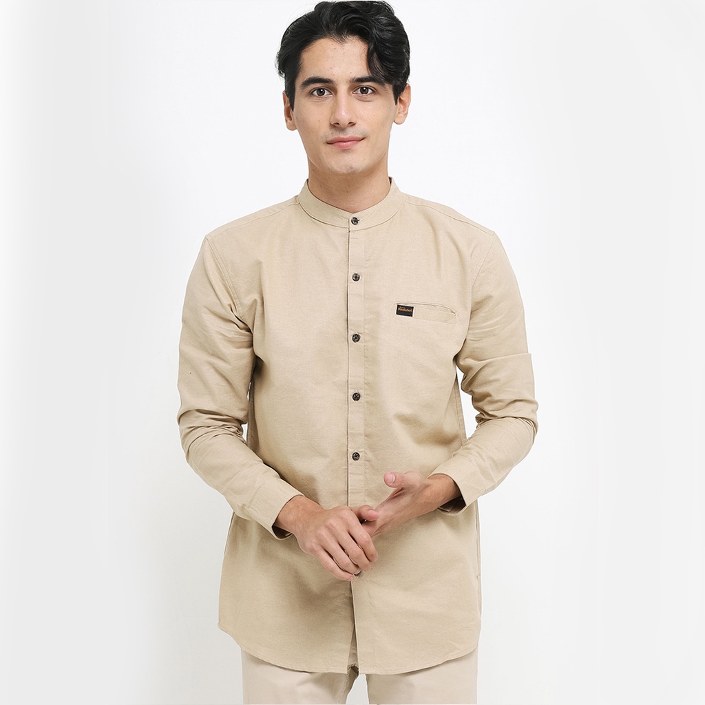 Brand Revolution - Kemeja koko lengan panjang pria Yaffa Khaki