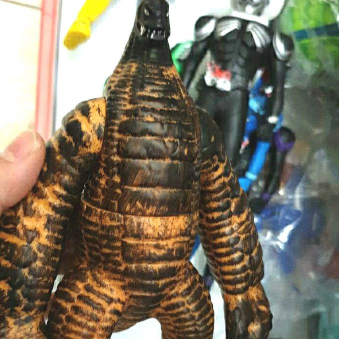 ULTRAMAN KAIJU ULTRA MONSTER 500 EX RED KING