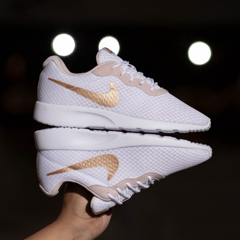 SEPATU WANITA NIKE TANJUN WHITE GOLD PEDING PEACH