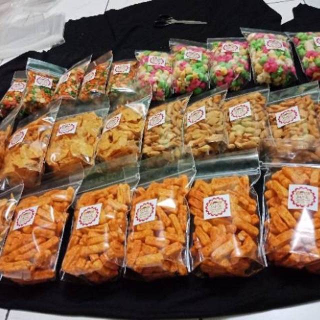 

Cemilan kering / kue kering / krupuk / kacang snack ekonomis pouch - PART 1