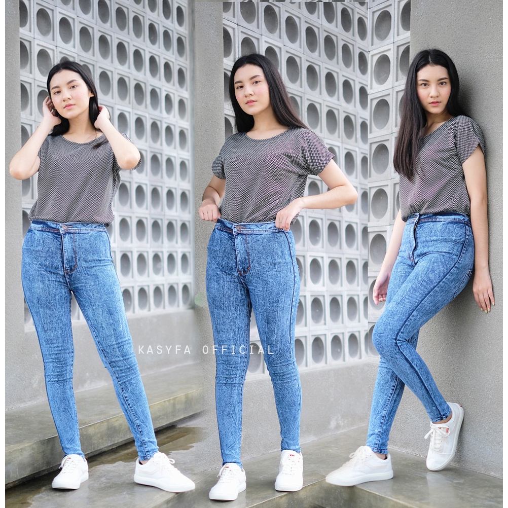 HIGHWAIST JEANS SNOW // CELANA HIGHWAIST SNOW JEANS