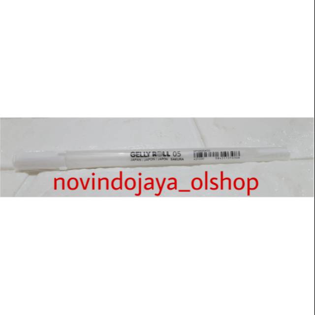 

sakura gelly Roll pen white