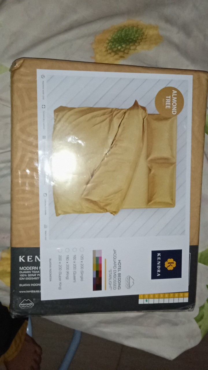 Sprei Kendra Polos 160x200 Tinggi 25 Emboss - Jacquard Hotel Bedding - Minimalis Murah
