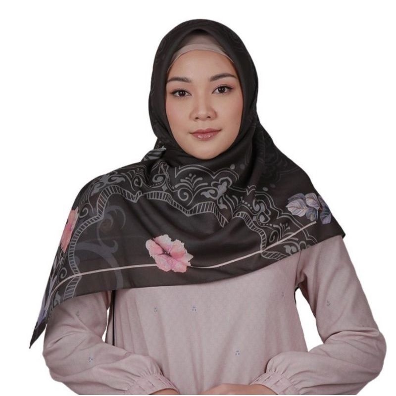 Flava Scarf - Hijab Segi Empat ZOYA -Hitam