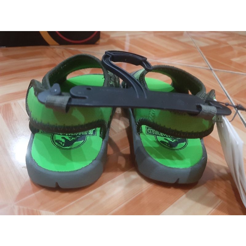 Sandal H&amp;M Jurassic World Green