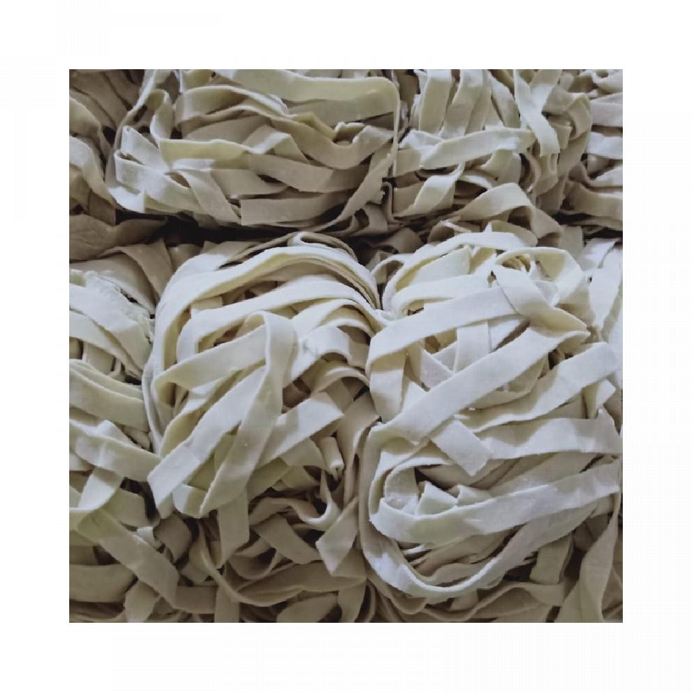 mie lebar mentah ukuran 1 kg..