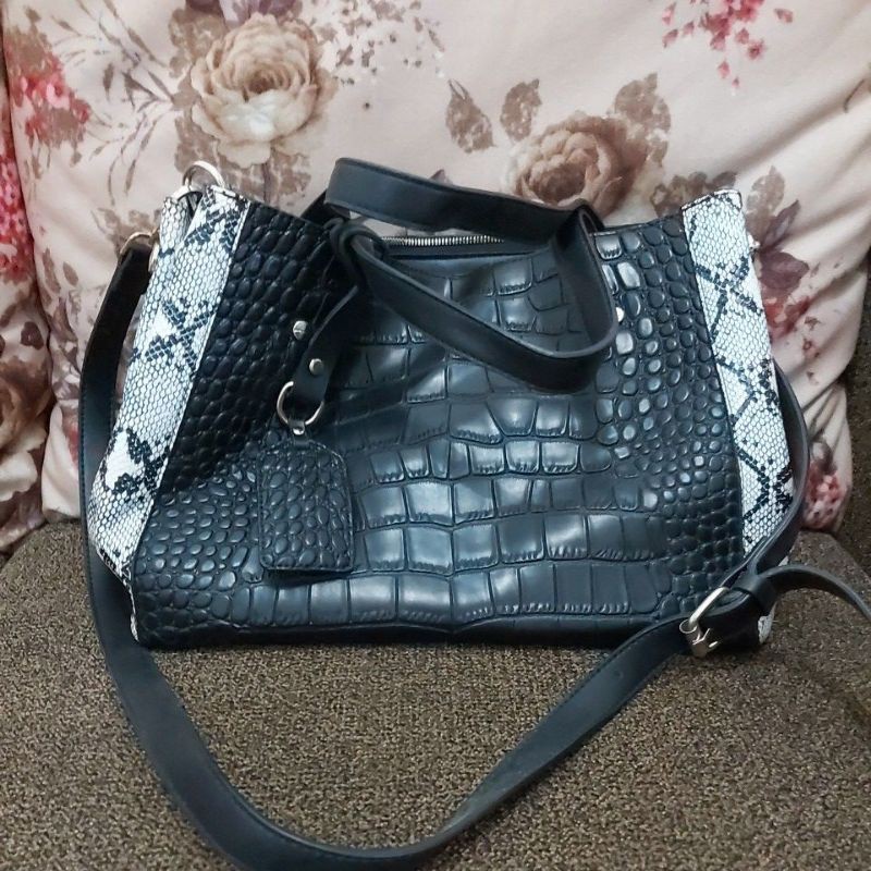 Tas Motif Kulit Ular