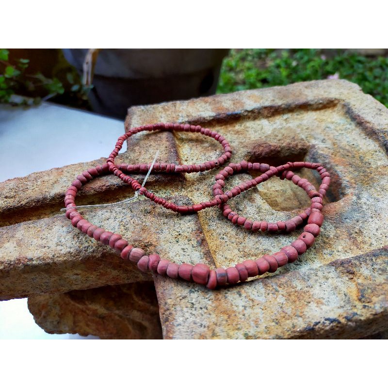 kalung manik manik majapahit barang temuan