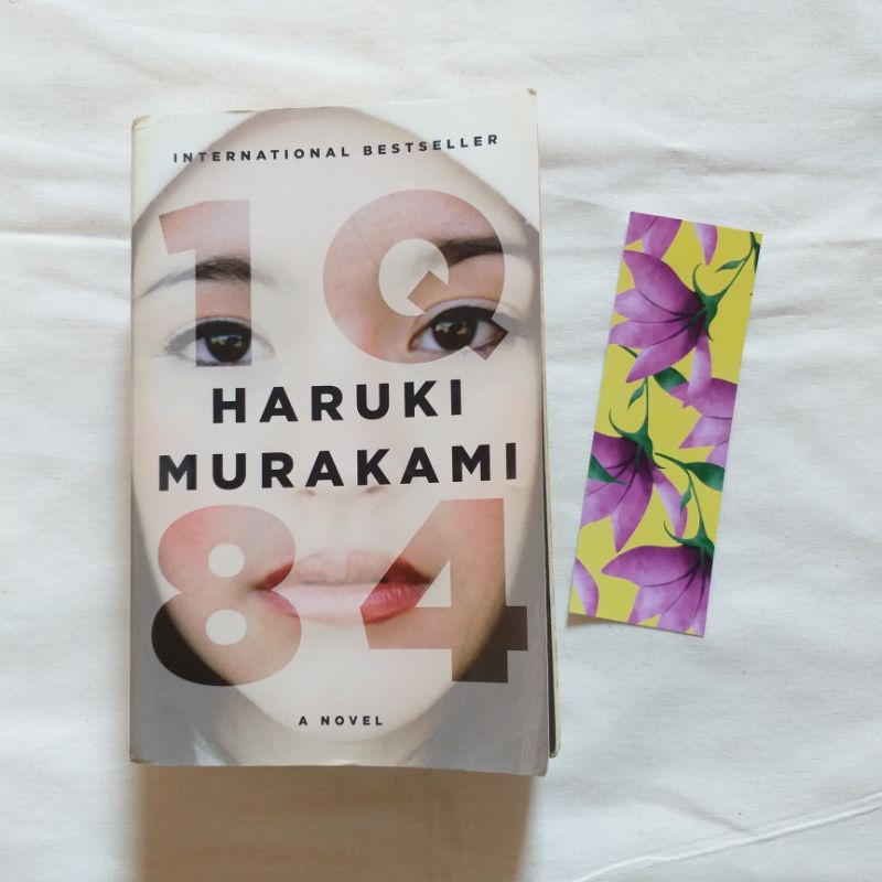 1Q84 by Haruki Murakami preloved bekas
