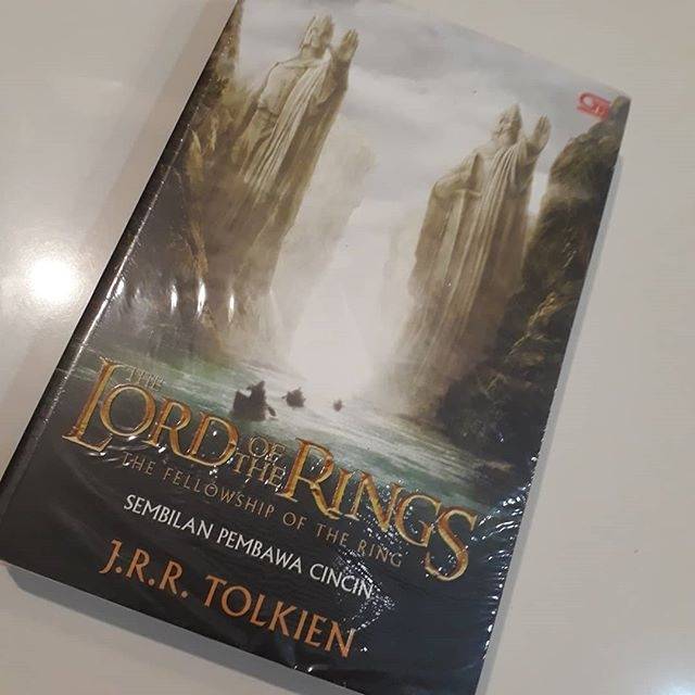 Segel. Novel Lord Of The Ring. The Fellowship of the Ring.