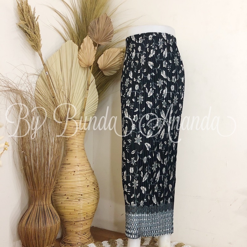 Rok Batik Plisket Fit S - JUMBO All Size-Melati Hitam Silver