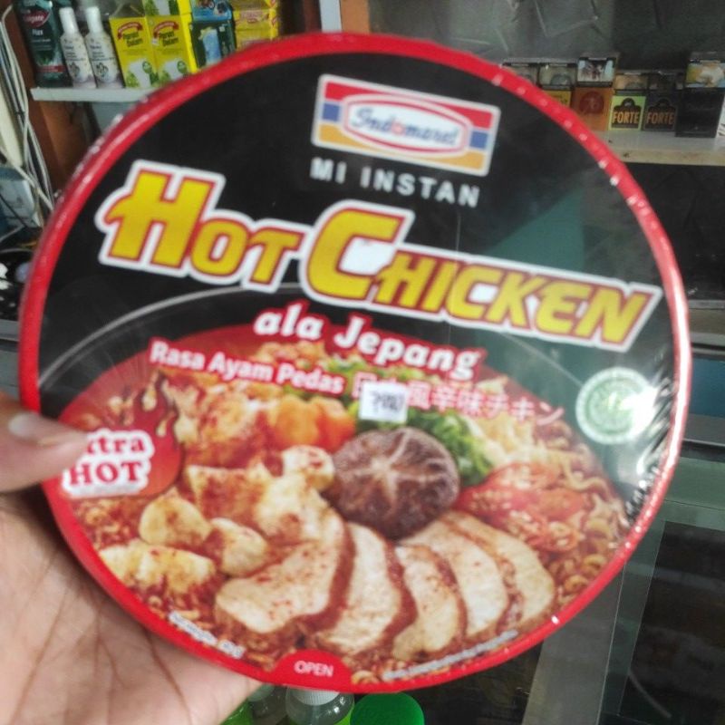 

mie instan indomaret hot chiken 90g