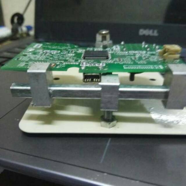 Alat penjepit Motherboard stik ps