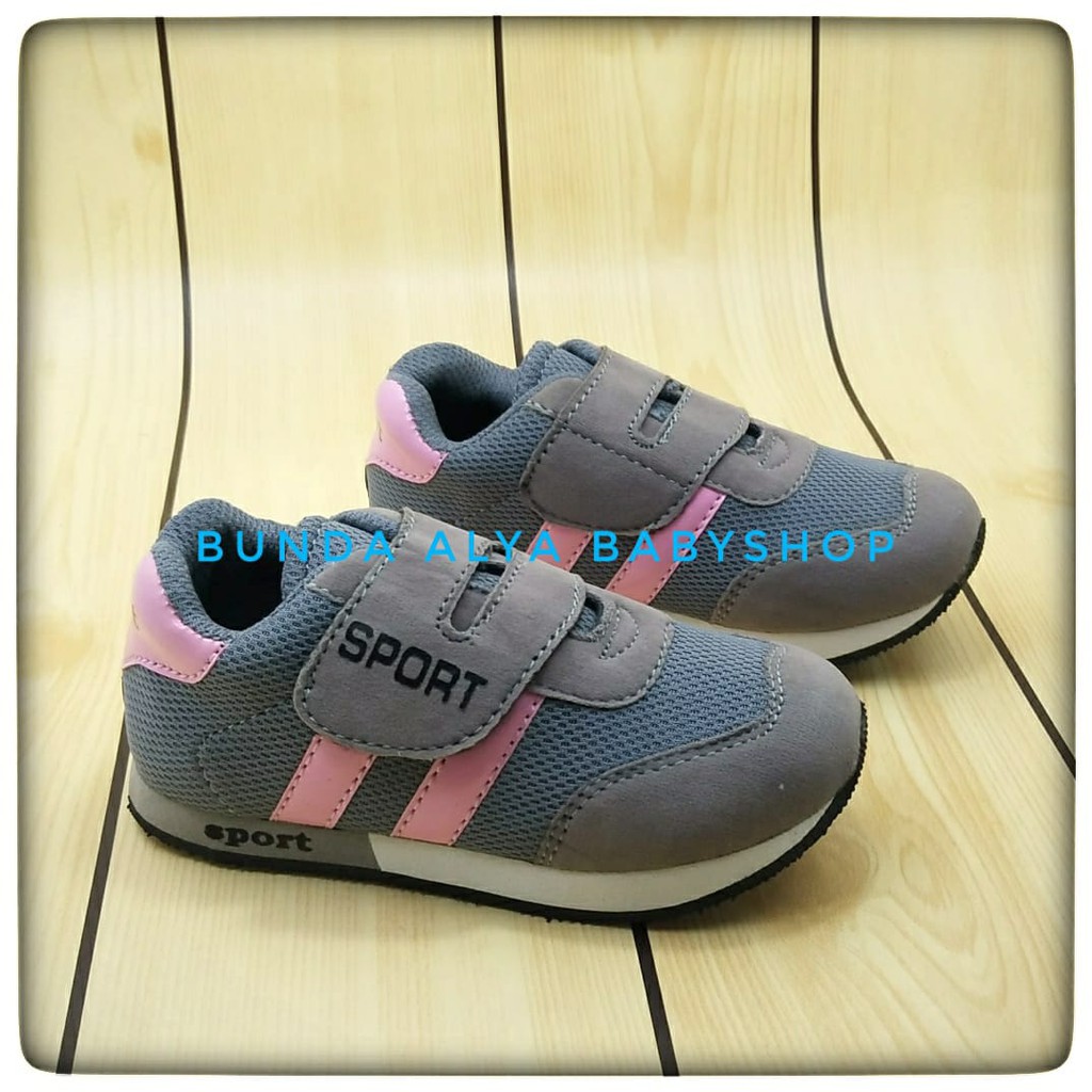 Sepatu Anak Perempuan Sport Usia 2 3 4 Tahun ABU PINK - Sepatu Anak Cewek Size 24 - 27 Alas Karet Anti Licin