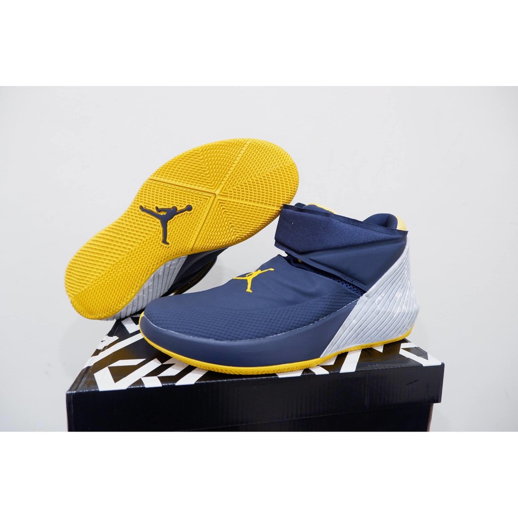 sepatu basket air jordan why not zero 1 michigan  premium quality