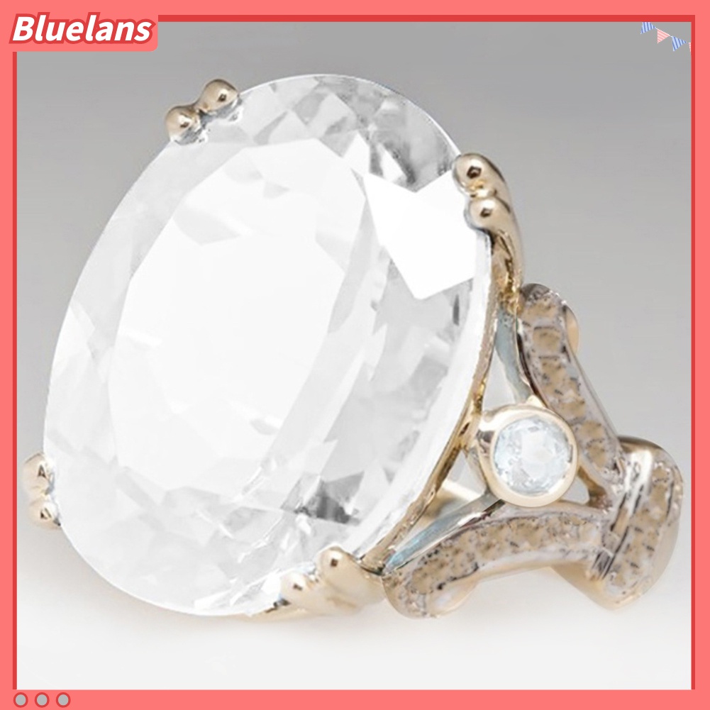 Cincin Jari Wanita Model Hollow Aksen Topaz Imitasi Besar Untuk Pesta Pernikahan