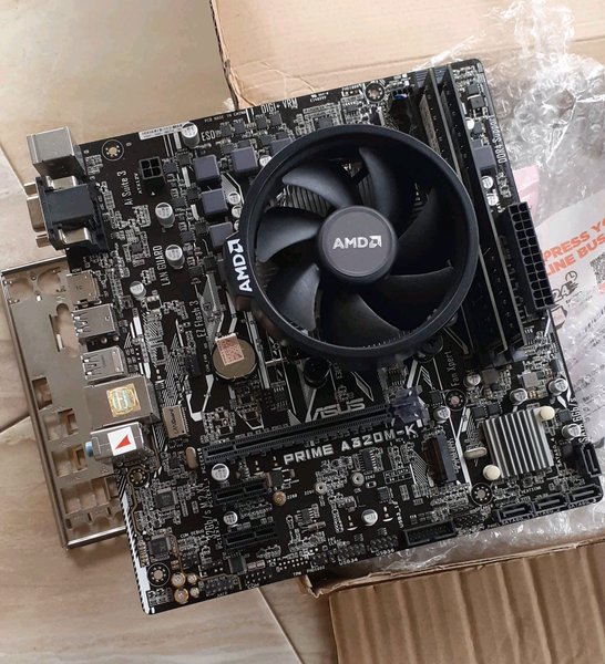 Mobo AM4 AMD Ryzen DDR4 A 320