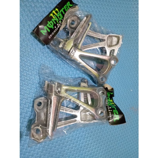 FOOT STEP BELAKANG HONDA SONIC 150 ASSY PIJEKAN