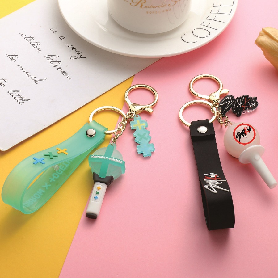 Gantungan Kunci Desain Kpop StrayKids TXT cheer light Tiga Dimensi Bahan Karet