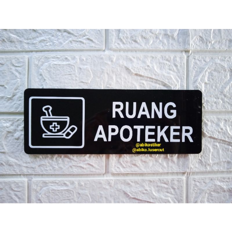 papan tanda akrilik ruang apoteker