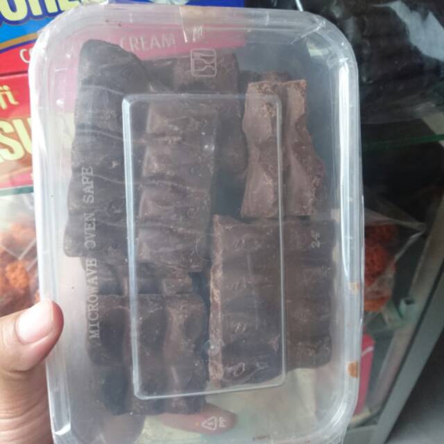 Patahan coklat dove dark  500 gram