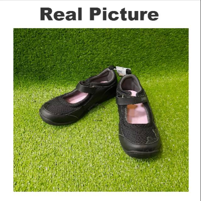 Sepatu Sekolah Anak Perempuan Hitam Polos Oshkosh Original Dengan Strap Tanpa Tali