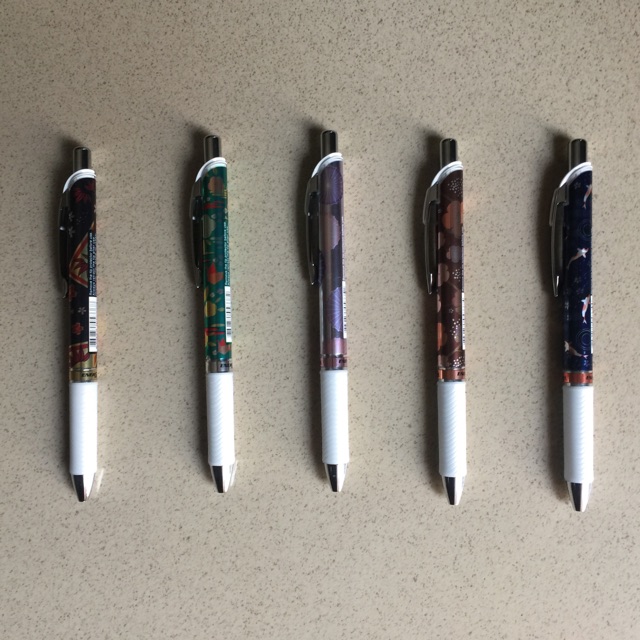 

Energel Pen BLN 75 KW warna tinta hitam, 0,5 mm