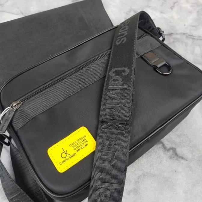 Tas Selempang Pria Calvin Klei'N Branded Mirror Original Tsp-164 Dg Tsp76817