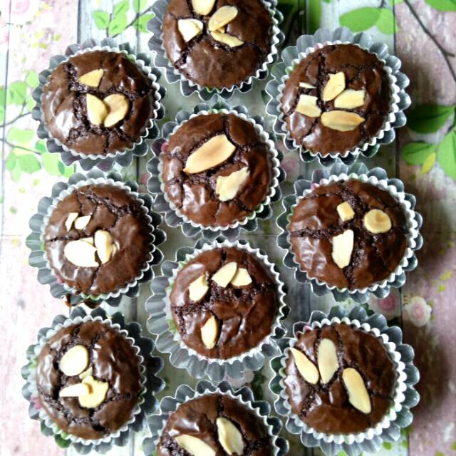 

Brownies kering mini almond