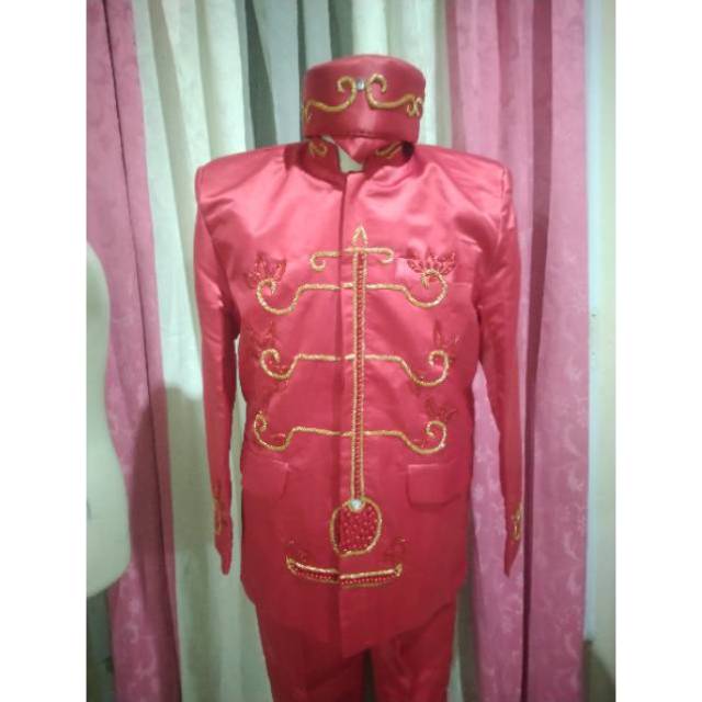 Kebaya Adat merah cabe