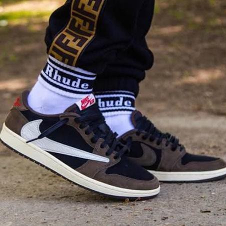 Best Quality Sepatu Pria Spesial► Sepatu Nike Air Jordan 1 Low Travis Scott - Premium Import