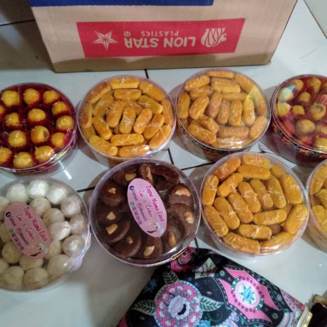 

Kue kering dapur mama caya